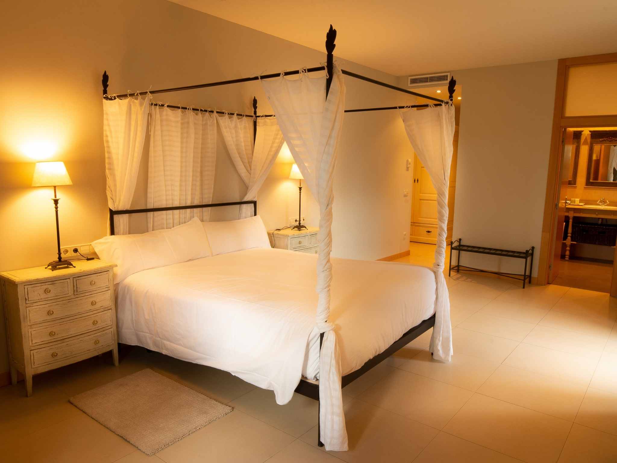 HOTEL-VILLA-MARCILLA-WEB-2